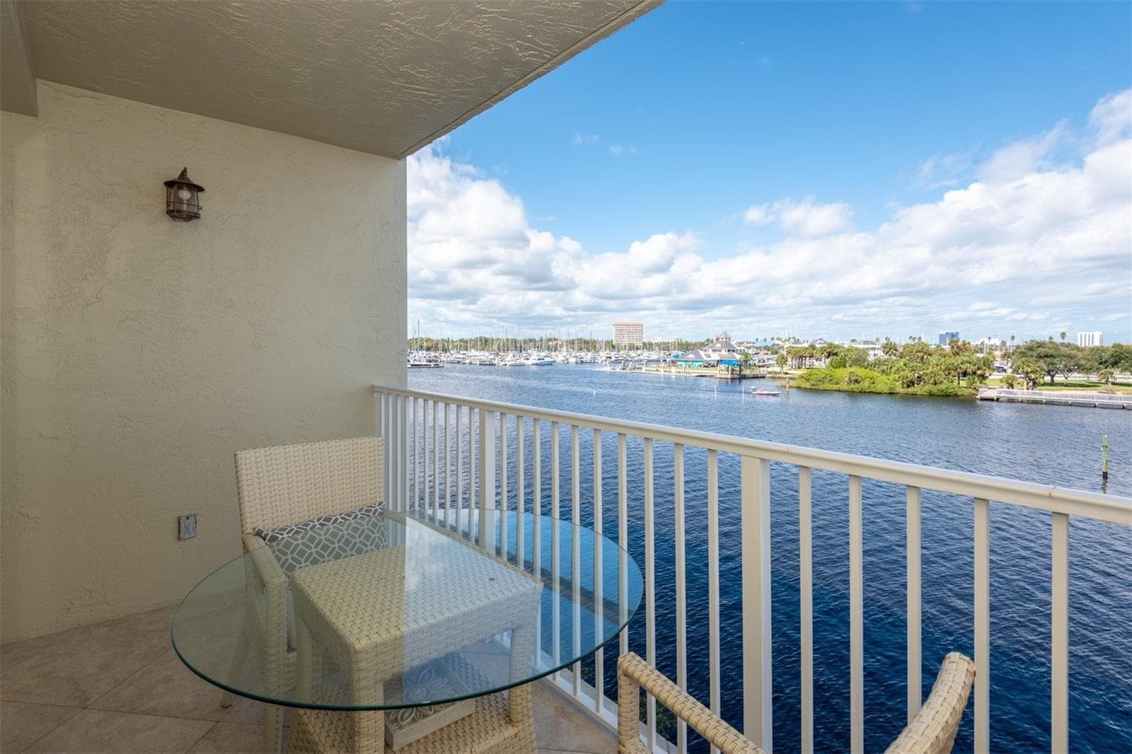 533 MARINA POINT DRIVE — photo 7 of 41