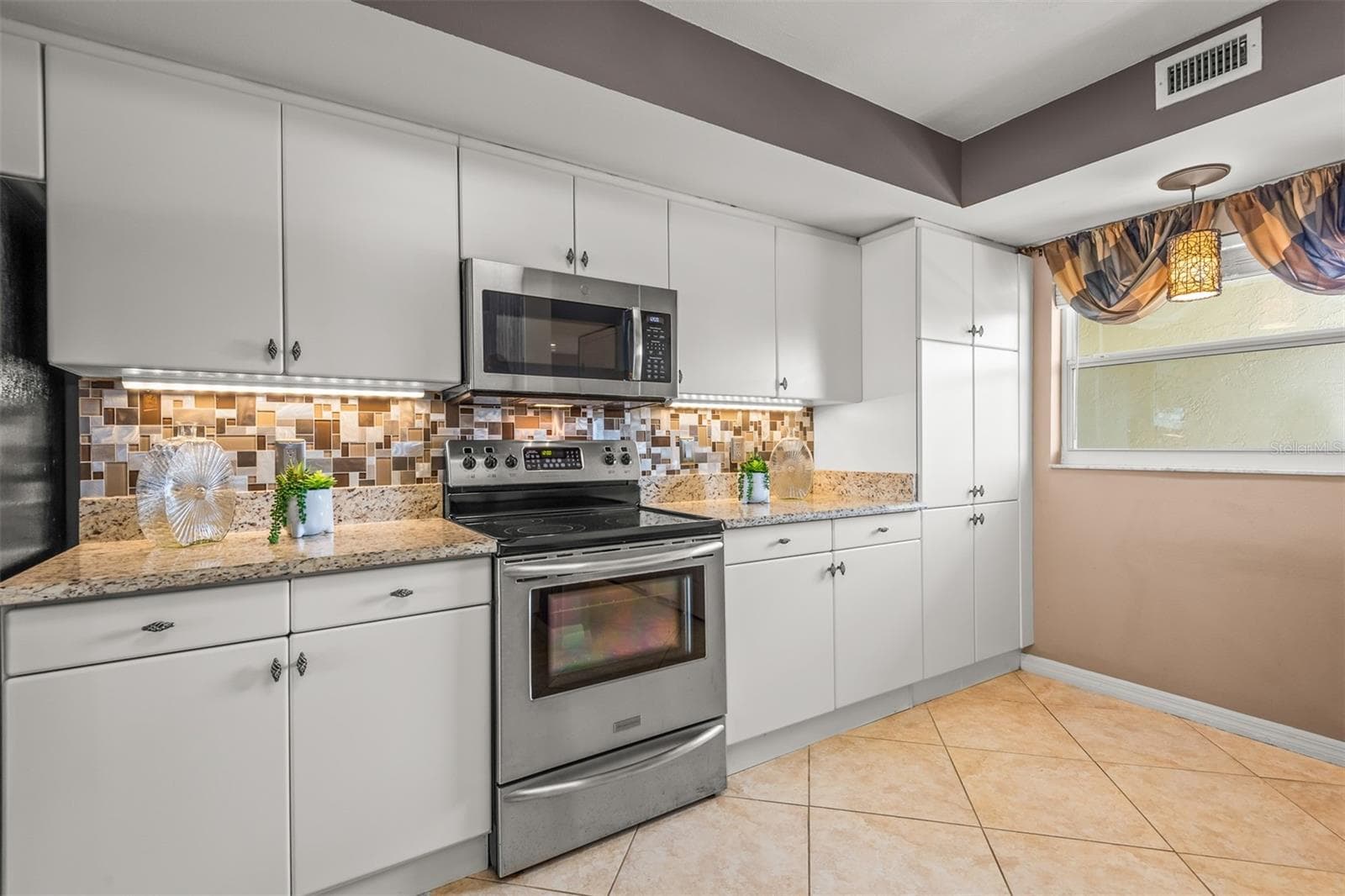 533 MARINA POINT DRIVE — photo 17 of 41