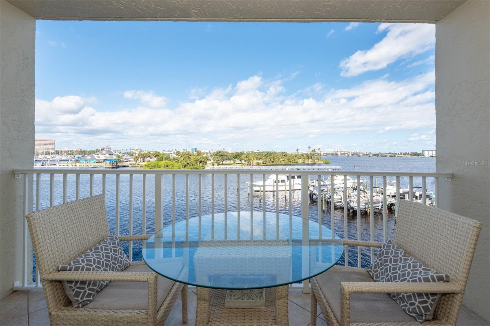 533 MARINA POINT DRIVE — photo 2 of 41