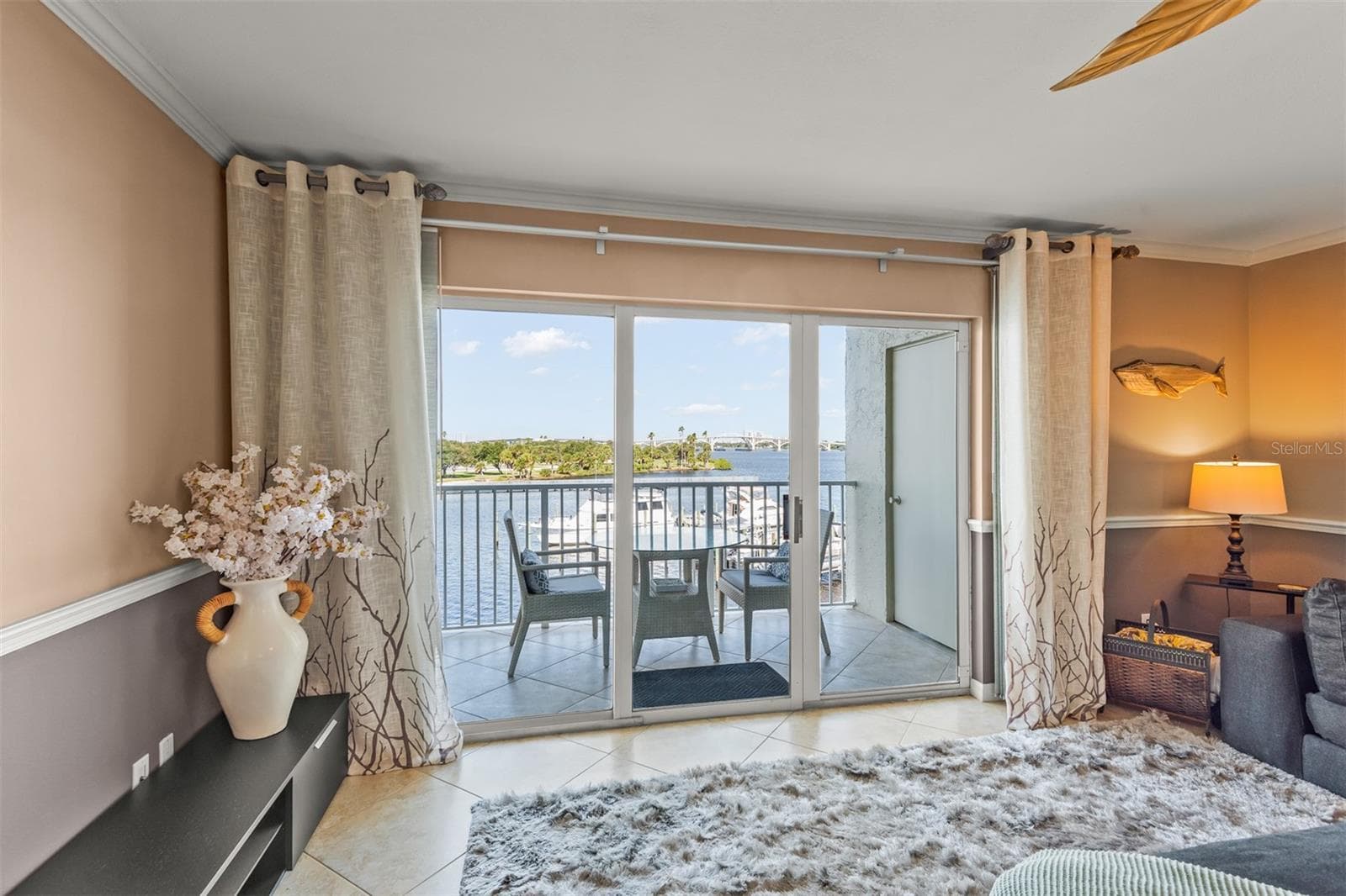 533 MARINA POINT DRIVE — photo 5 of 41