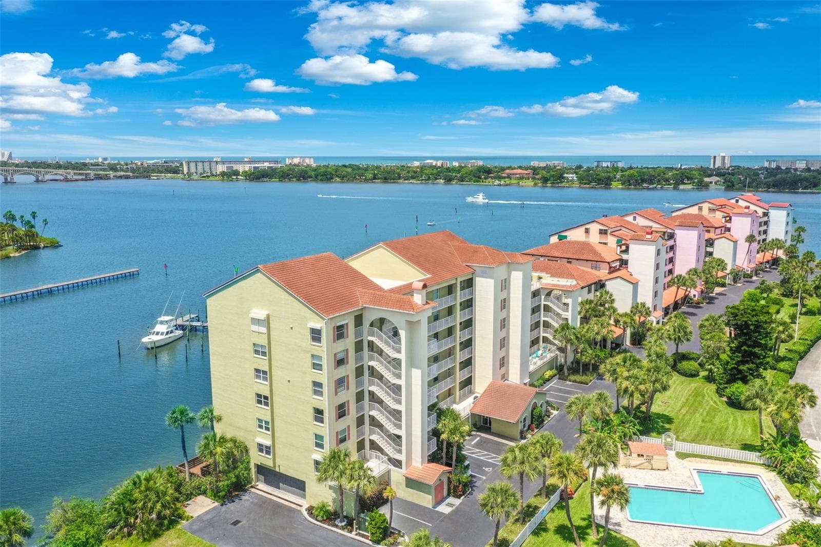 533 MARINA POINT DRIVE — photo 1 of 41