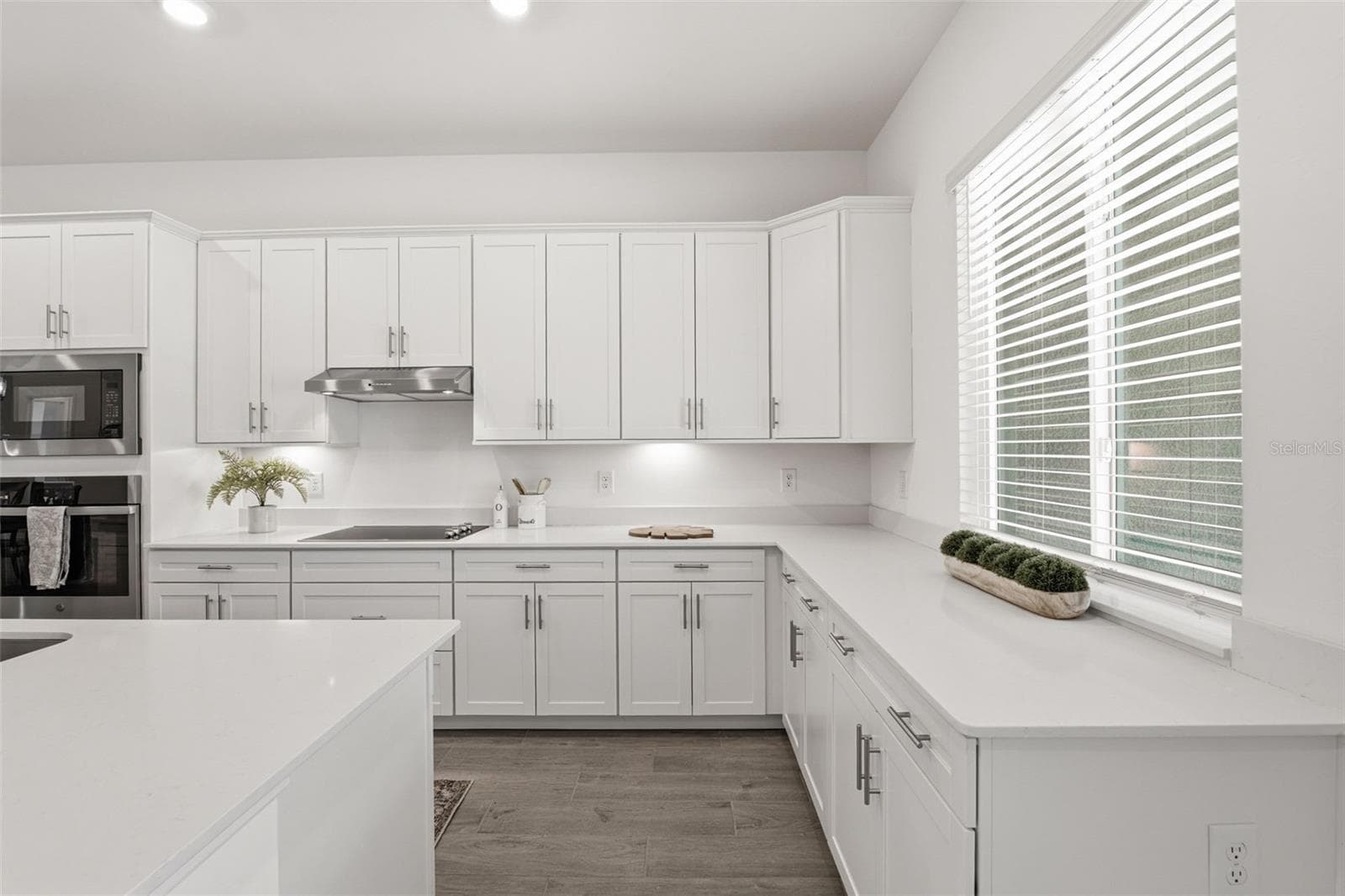 17300 JADESTONE COURT — photo 15 of 87