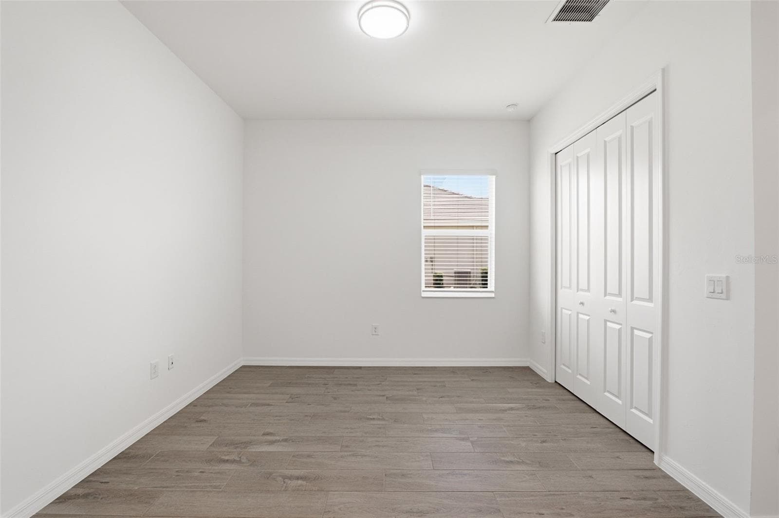 17300 JADESTONE COURT — photo 37 of 87