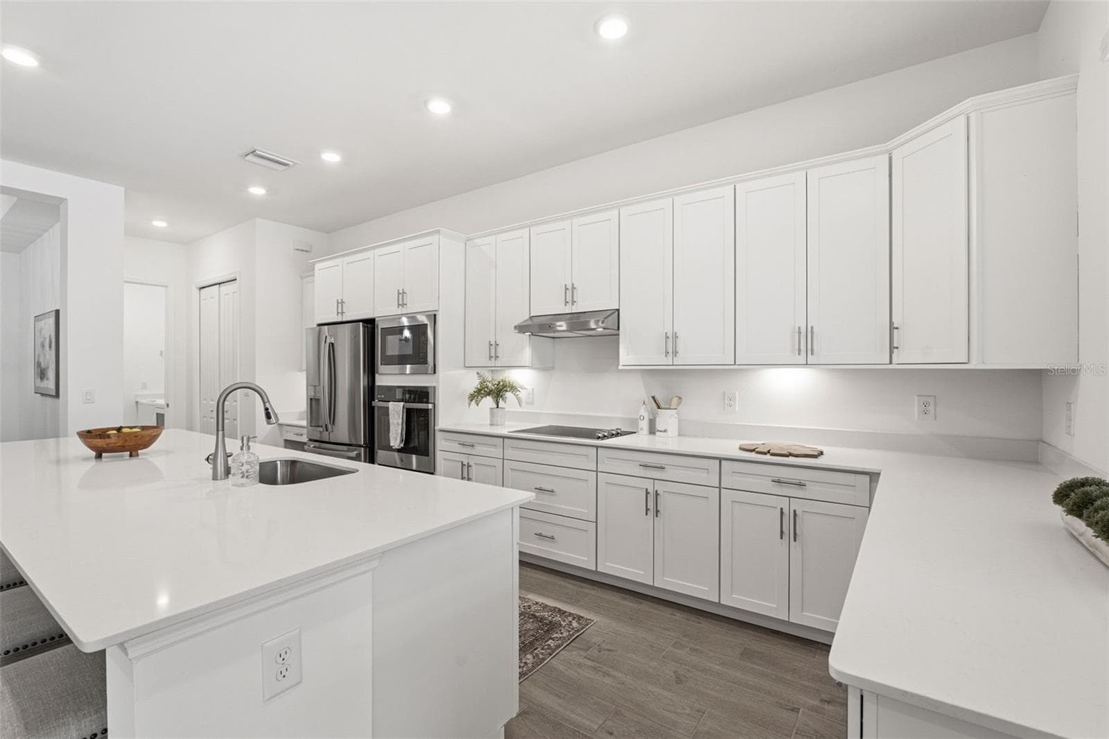 17300 JADESTONE COURT — photo 14 of 87