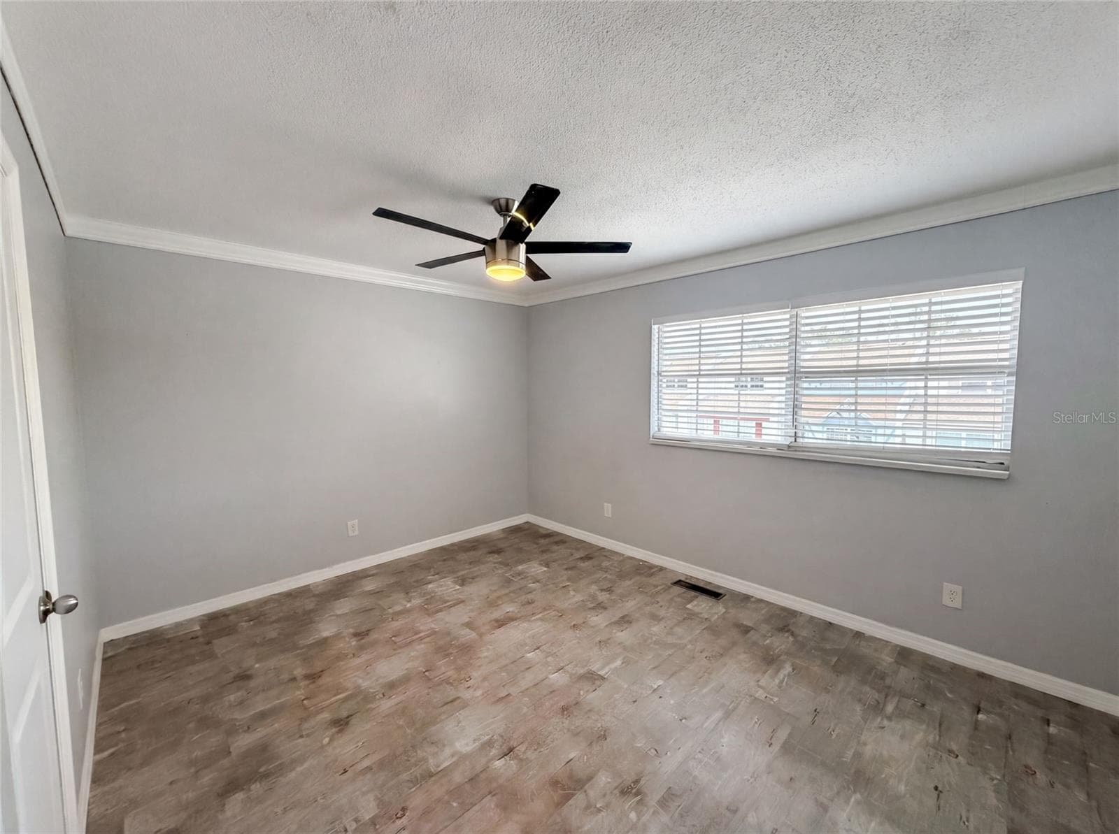 2308 PARK AVENUE — photo 11 of 21