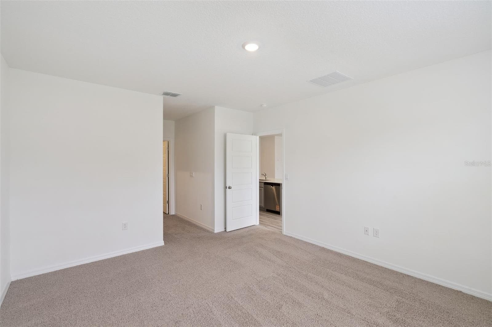 3542 RODEN ROAD — photo 10 of 18