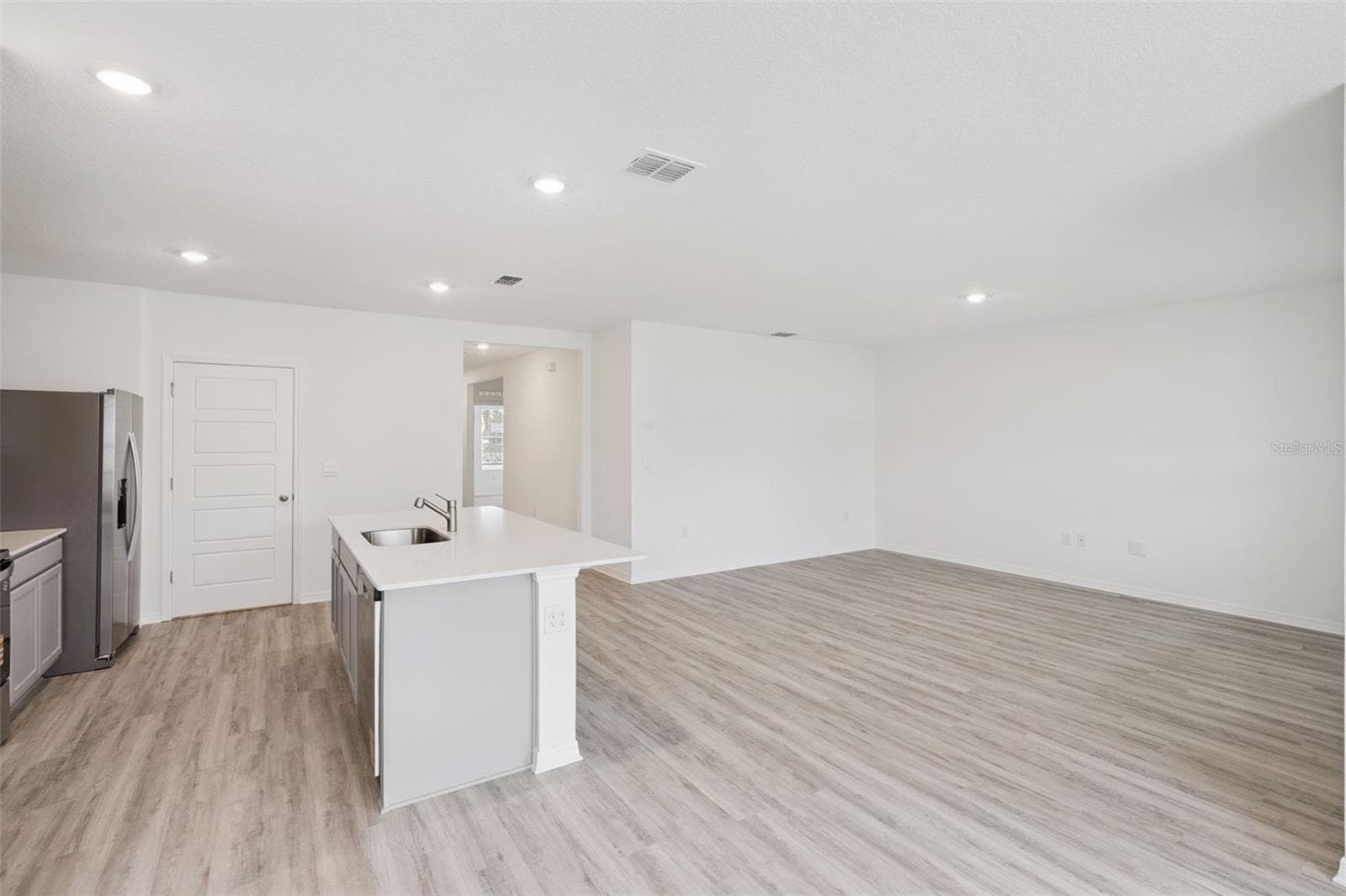 3542 RODEN ROAD — photo 3 of 18