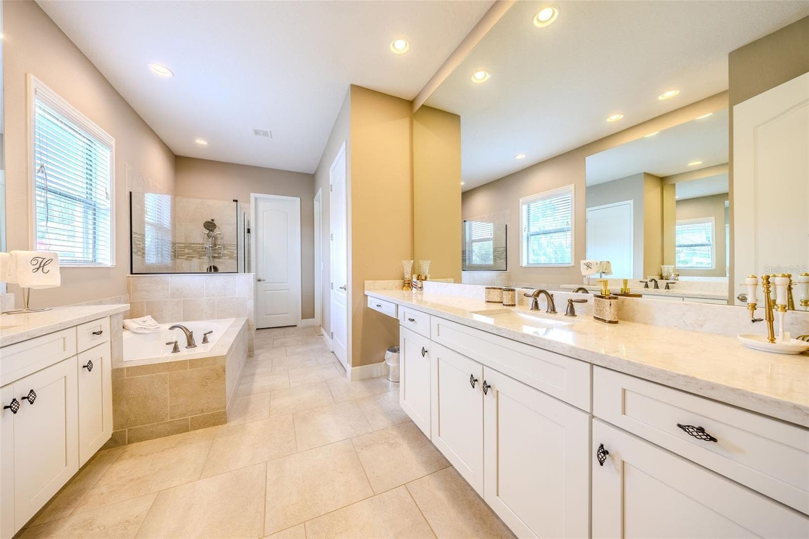 427 BLUE BIRCH COURT — photo 38 of 64