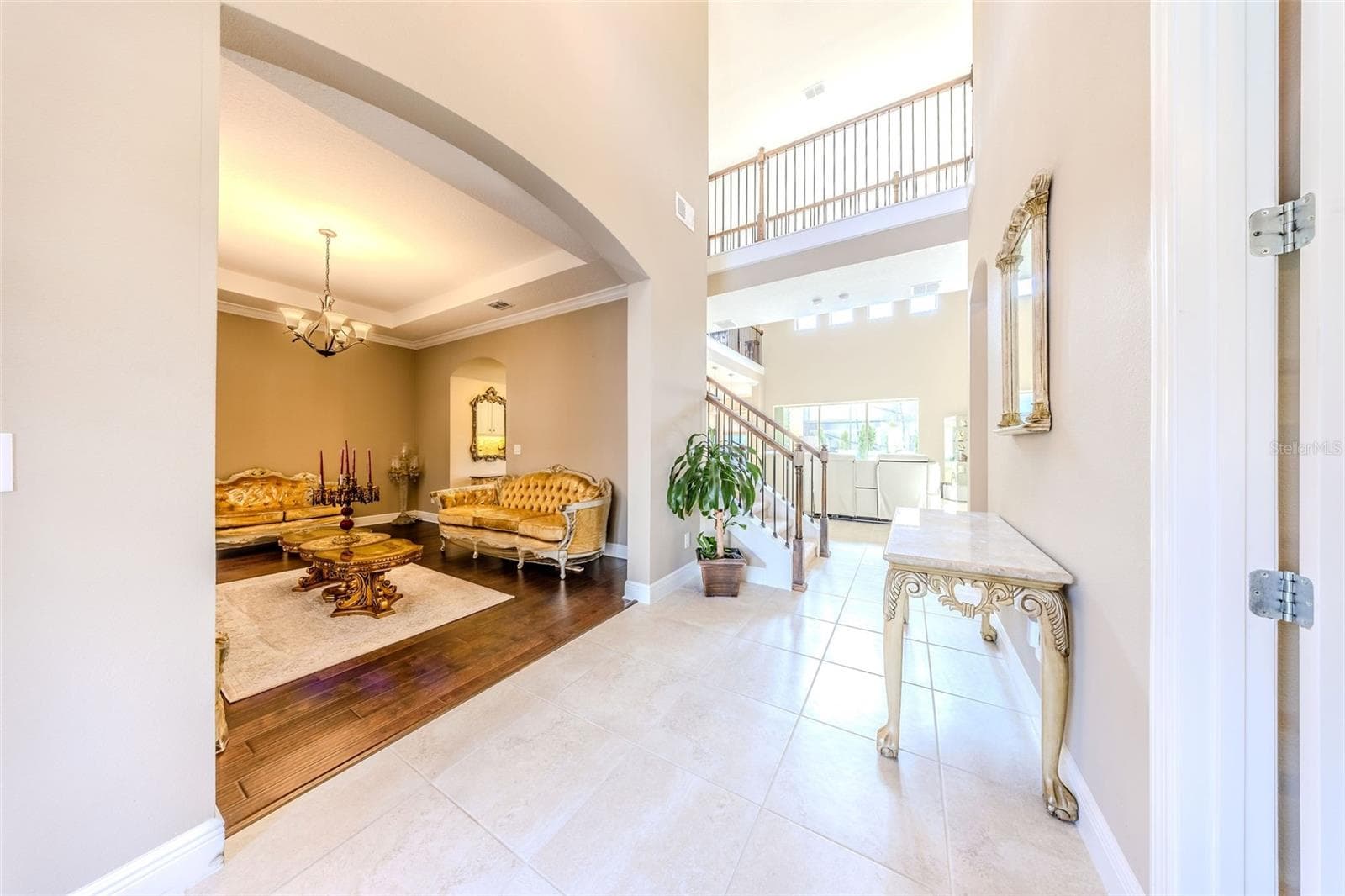 427 BLUE BIRCH COURT — photo 10 of 64