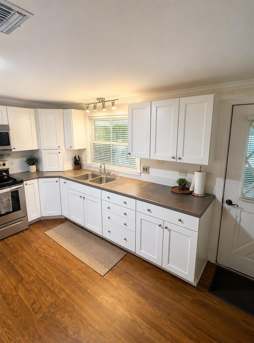 8319 TURNER CAMP ROADS — photo 6 of 11