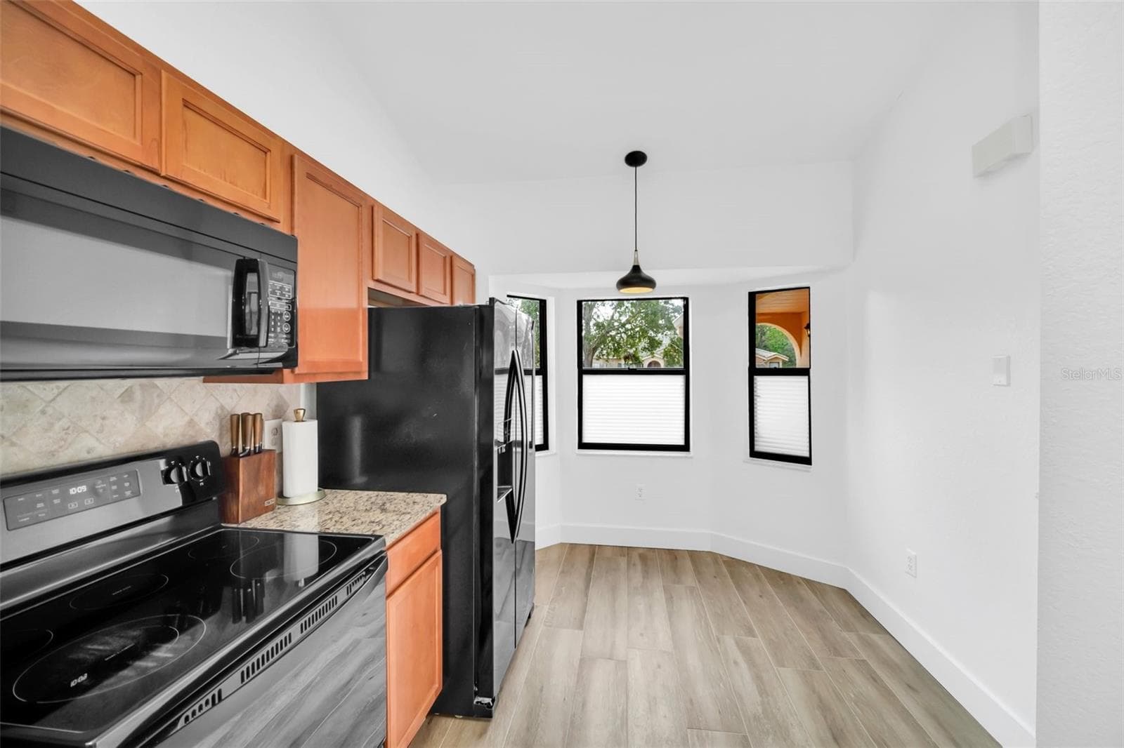 7823 SUGAR BEND DRIVE — photo 5 of 16