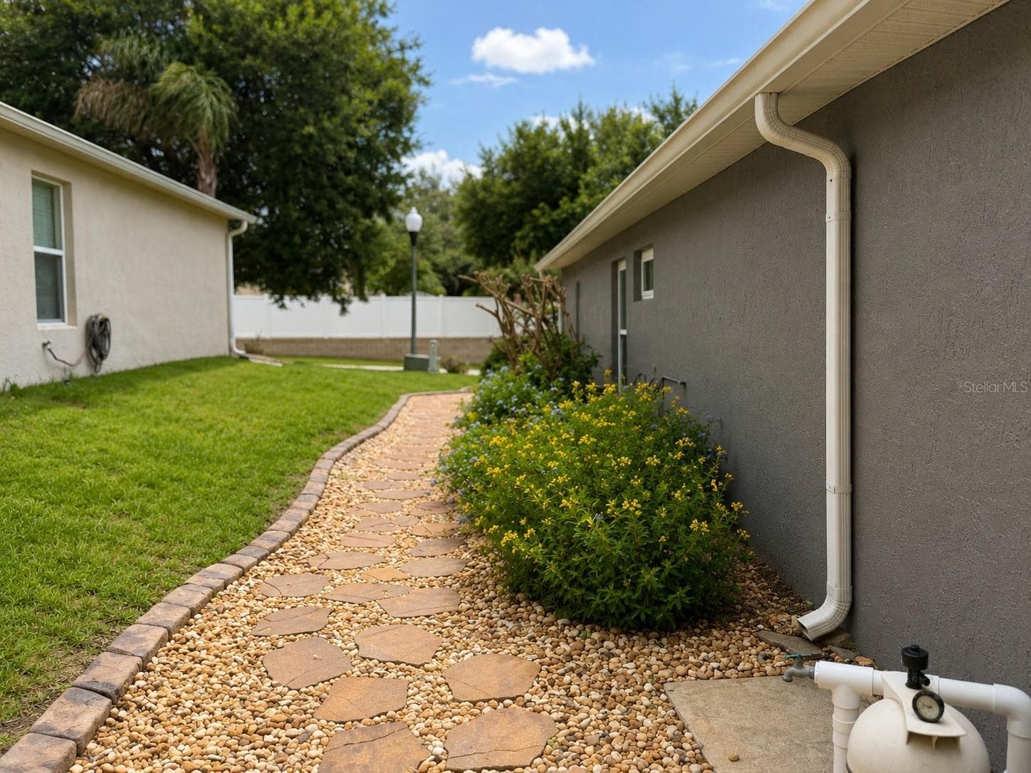 239 CHINA BERRY CIRCLE — photo 4 of 8