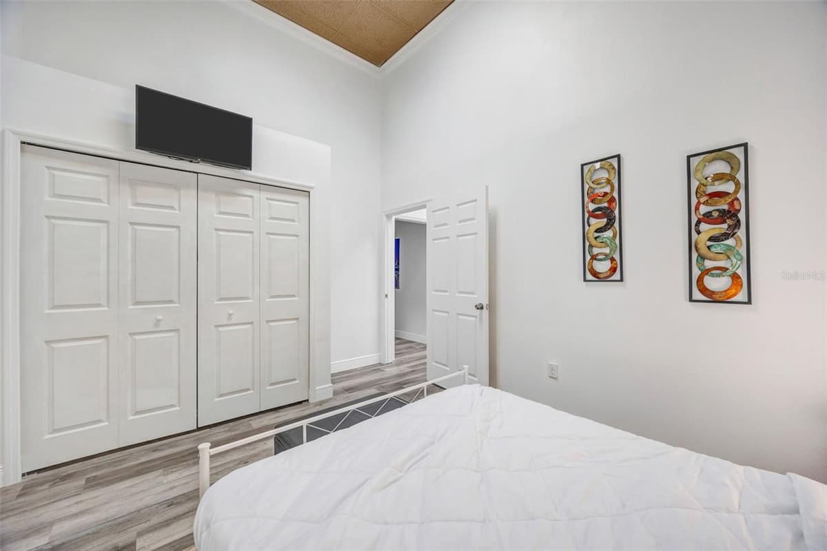 815 2ND AVENUE — photo 43 of 47