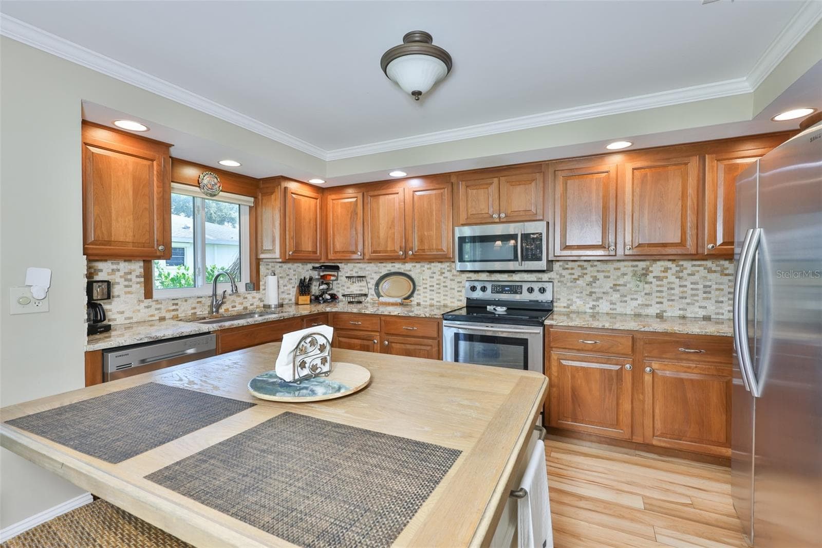 1403 LANGLEY DRIVE — photo 11 of 38