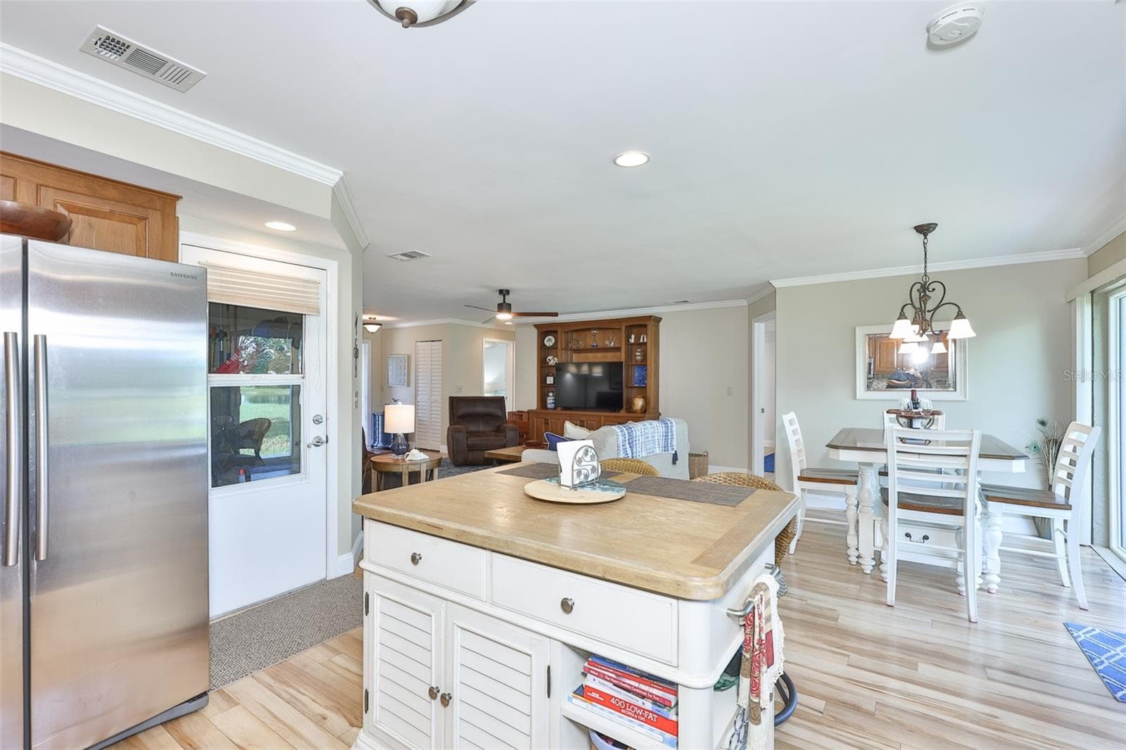 1403 LANGLEY DRIVE — photo 13 of 38