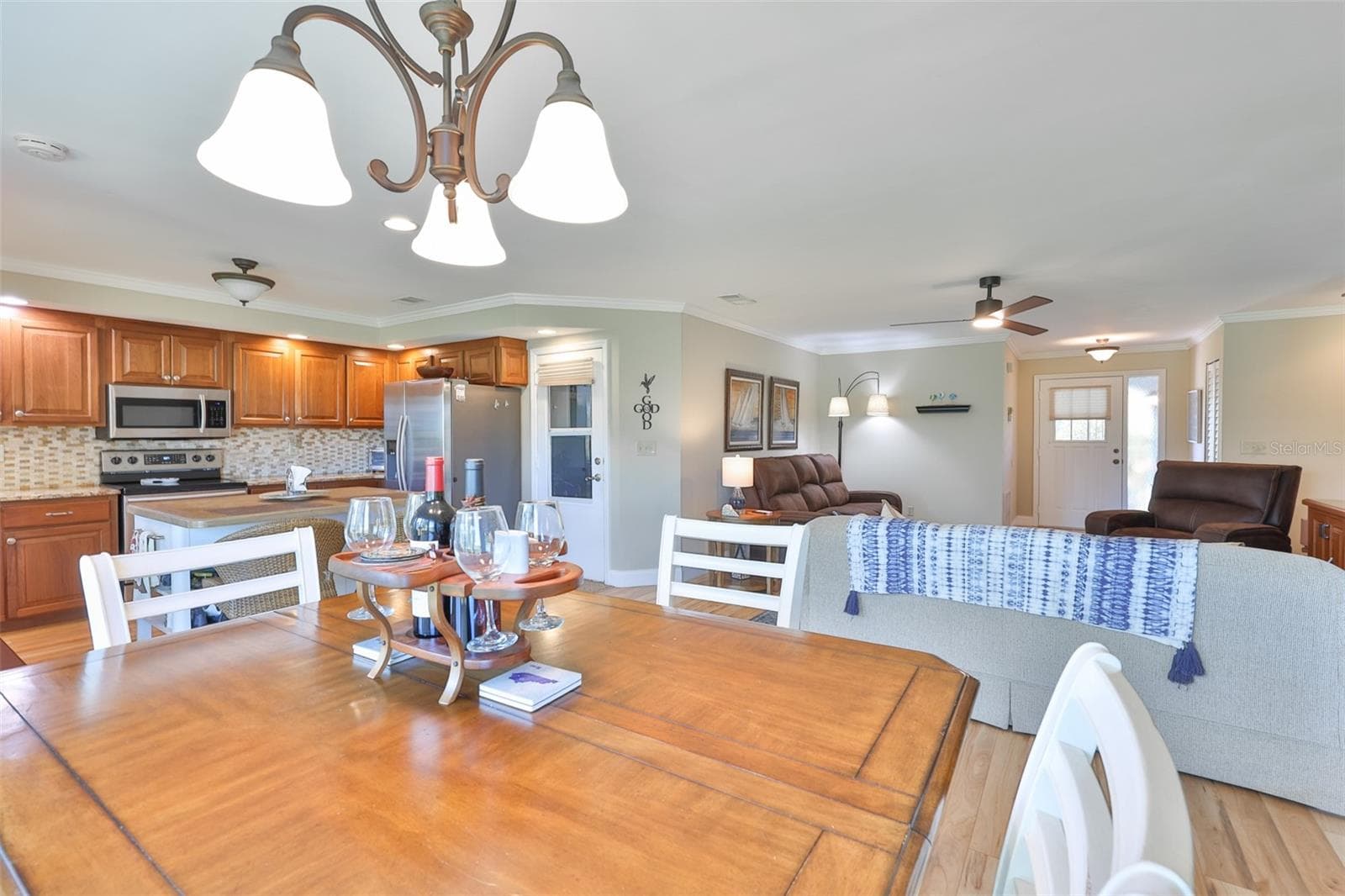 1403 LANGLEY DRIVE — photo 15 of 38