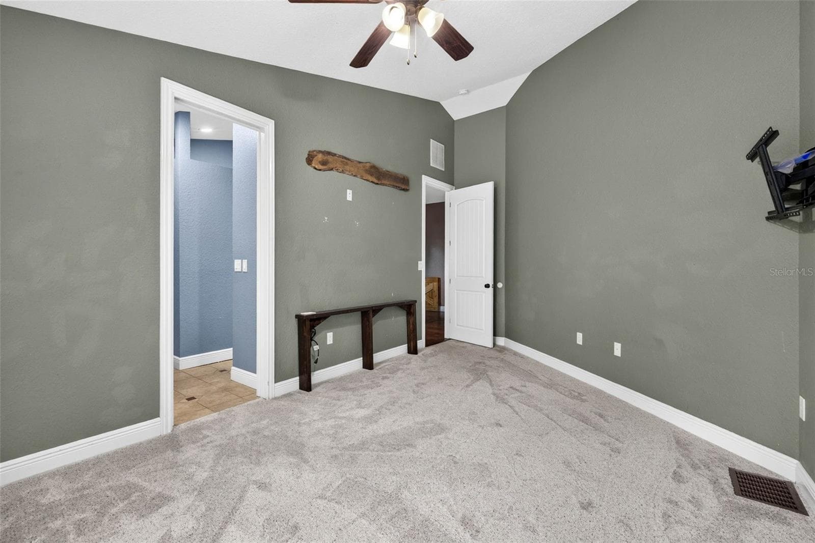 4243 NANCY CREEK BOULEVARD — photo 40 of 94