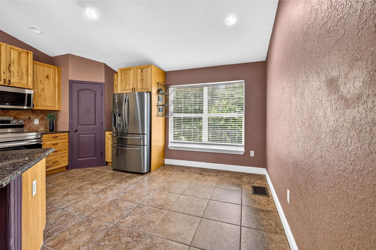 4243 NANCY CREEK BOULEVARD — photo 18 of 94