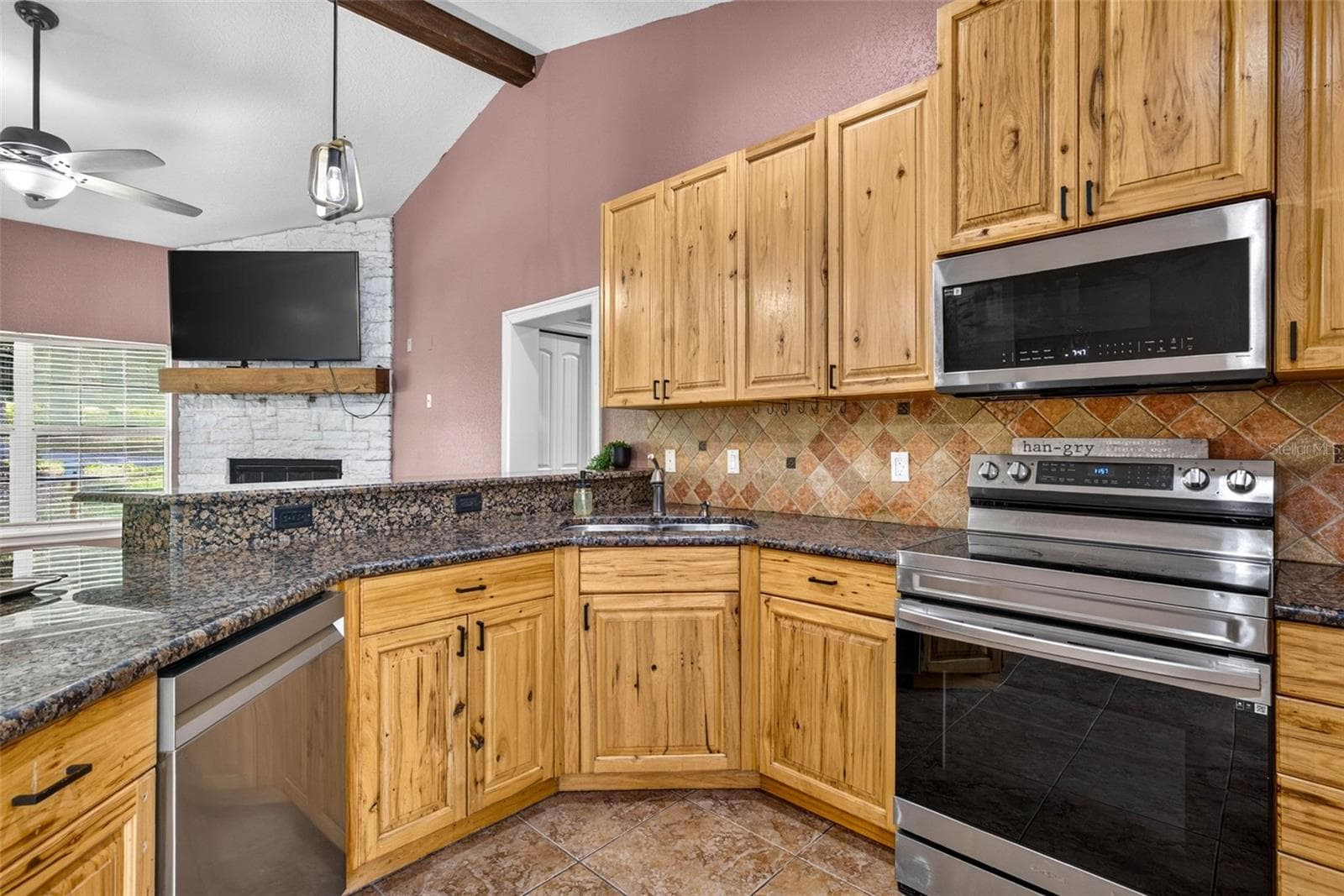 4243 NANCY CREEK BOULEVARD — photo 15 of 94