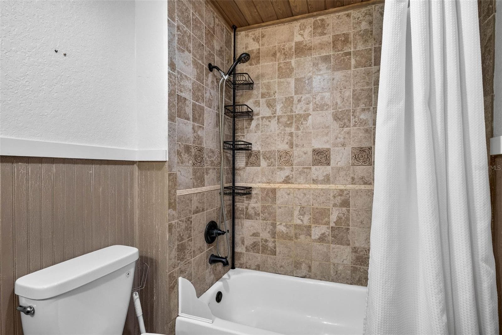 4243 NANCY CREEK BOULEVARD — photo 48 of 94