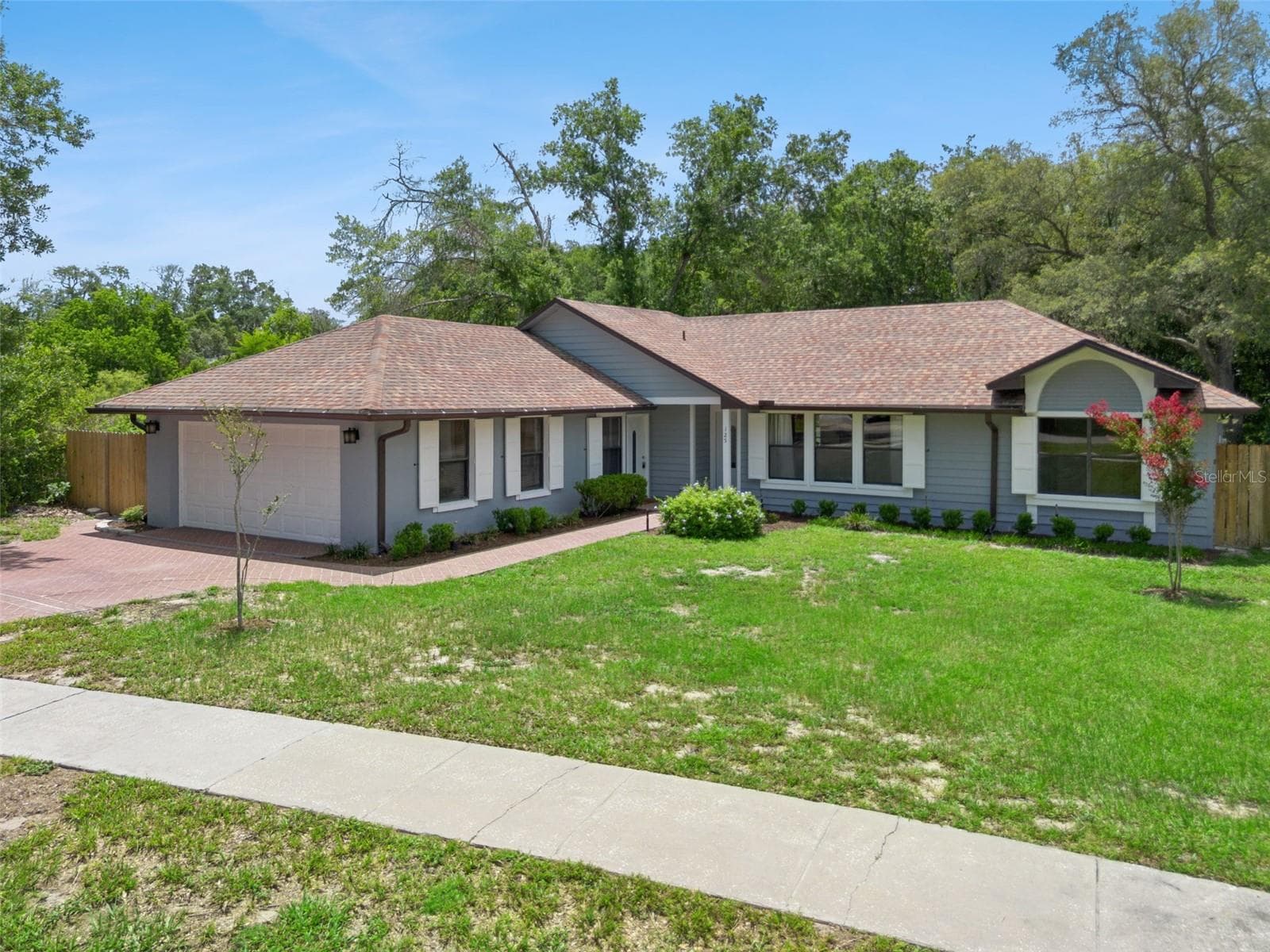 125 DONNA CIRCLE — photo 1 of 43
