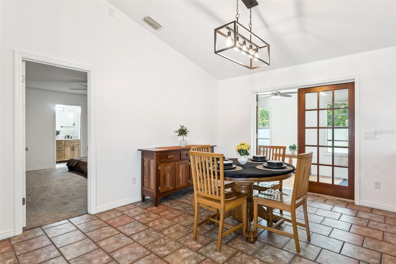 125 DONNA CIRCLE — photo 15 of 43