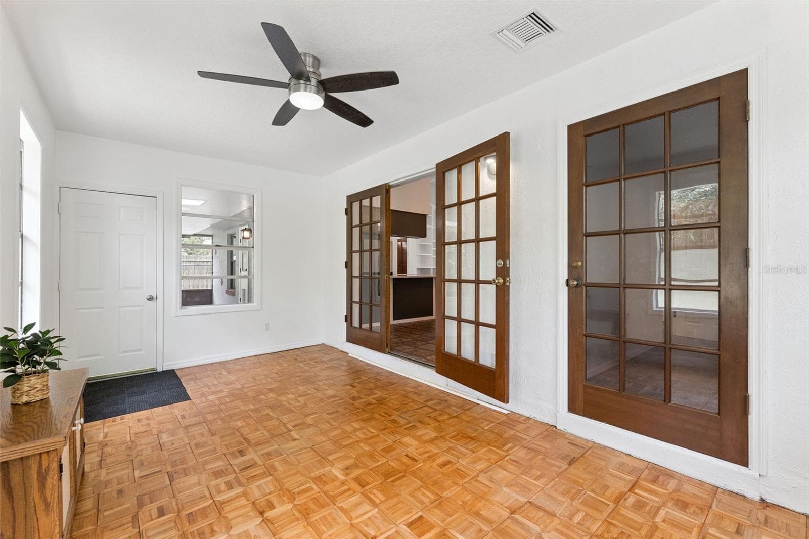 125 DONNA CIRCLE — photo 31 of 43