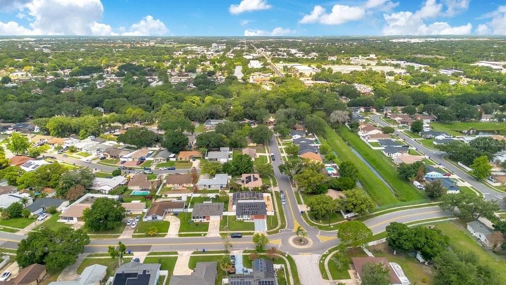 2462 MILL RUN BOULEVARD — photo 41 of 46