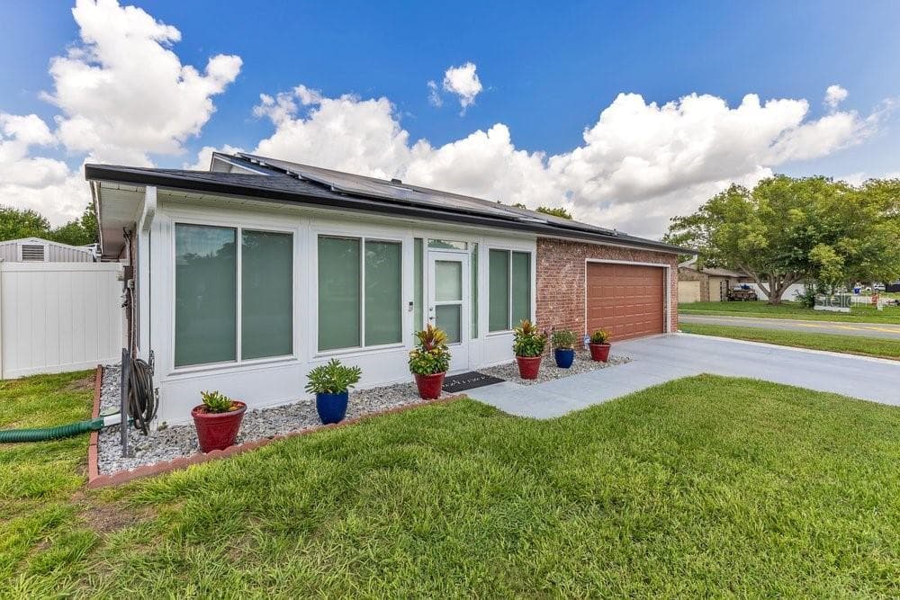 2462 MILL RUN BOULEVARD — photo 2 of 46