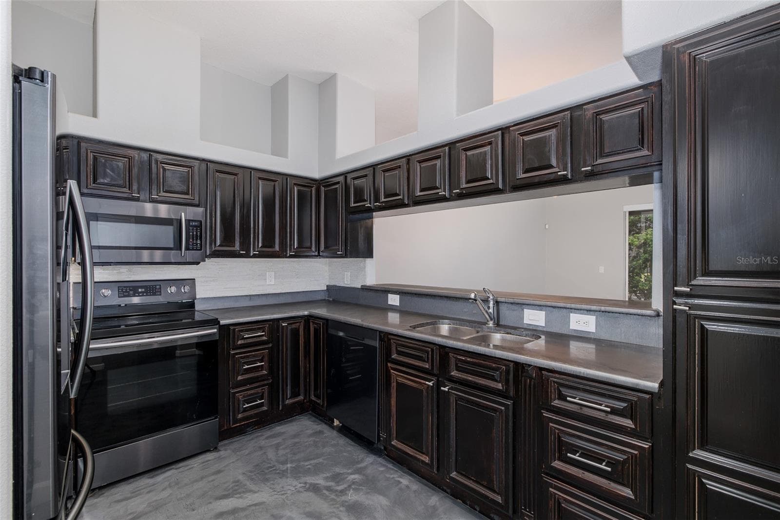 2989 ESTANCIA PLACE — photo 11 of 45
