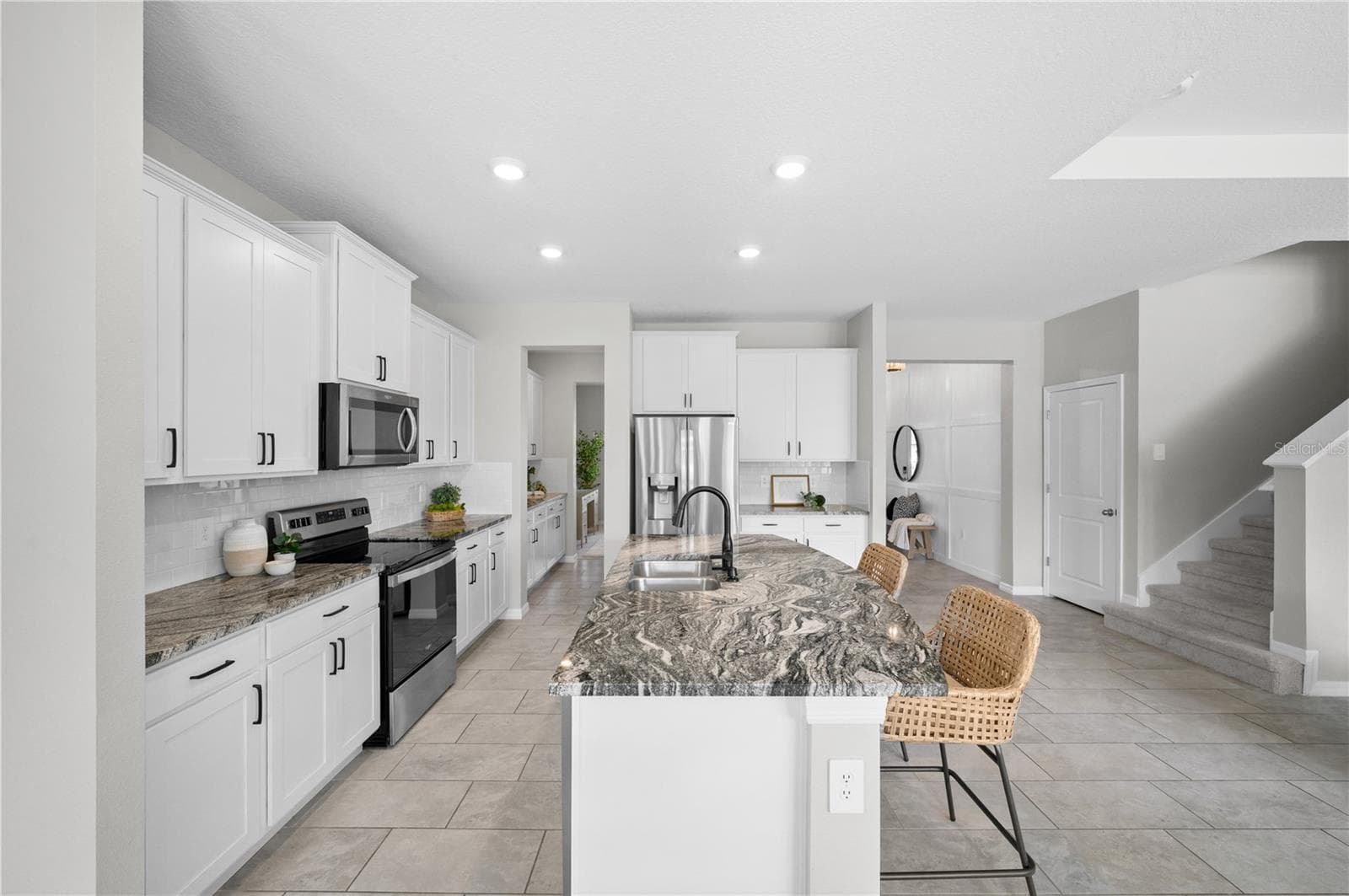 2032 MIDNIGHT PEARL DRIVE — photo 7 of 44