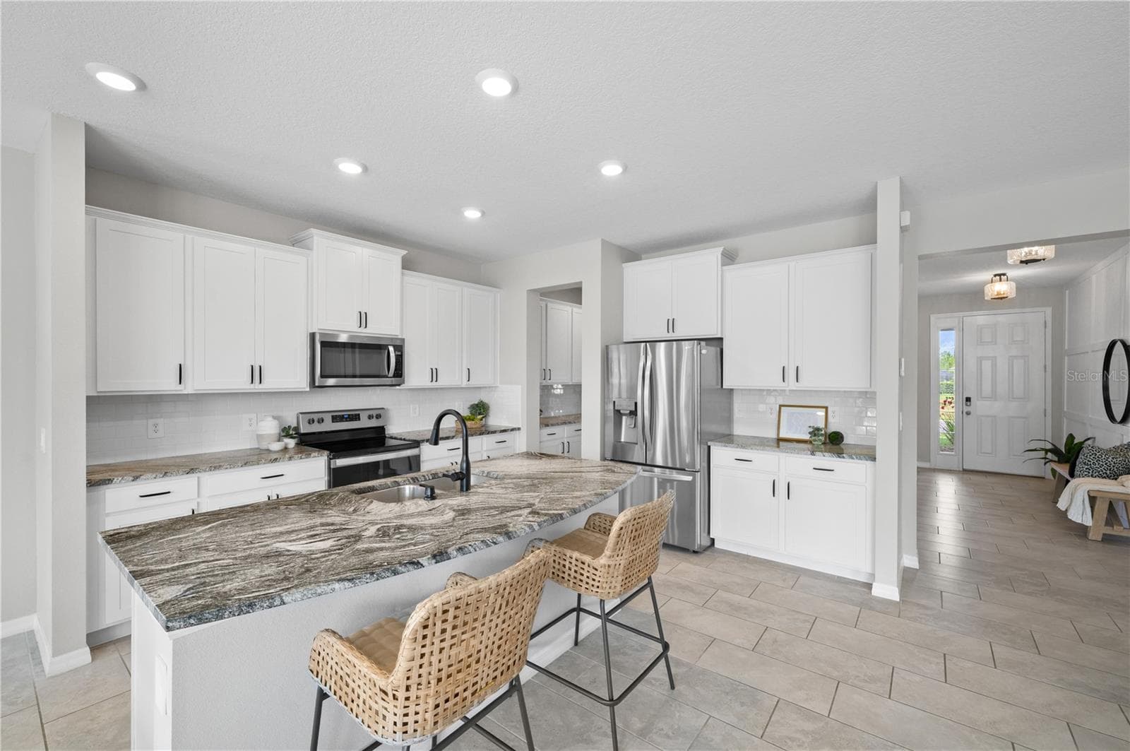 2032 MIDNIGHT PEARL DRIVE — photo 6 of 44