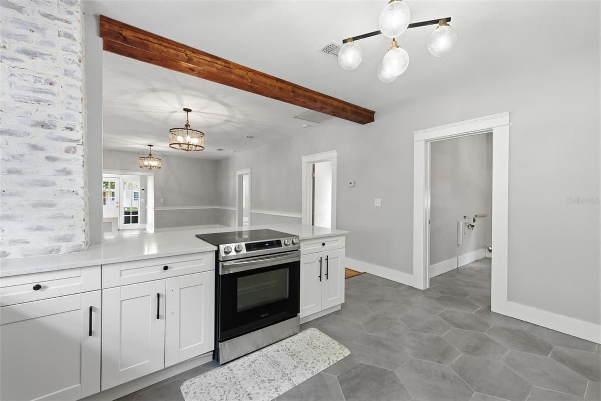 236 NORTH STREET — photo 12 of 64
