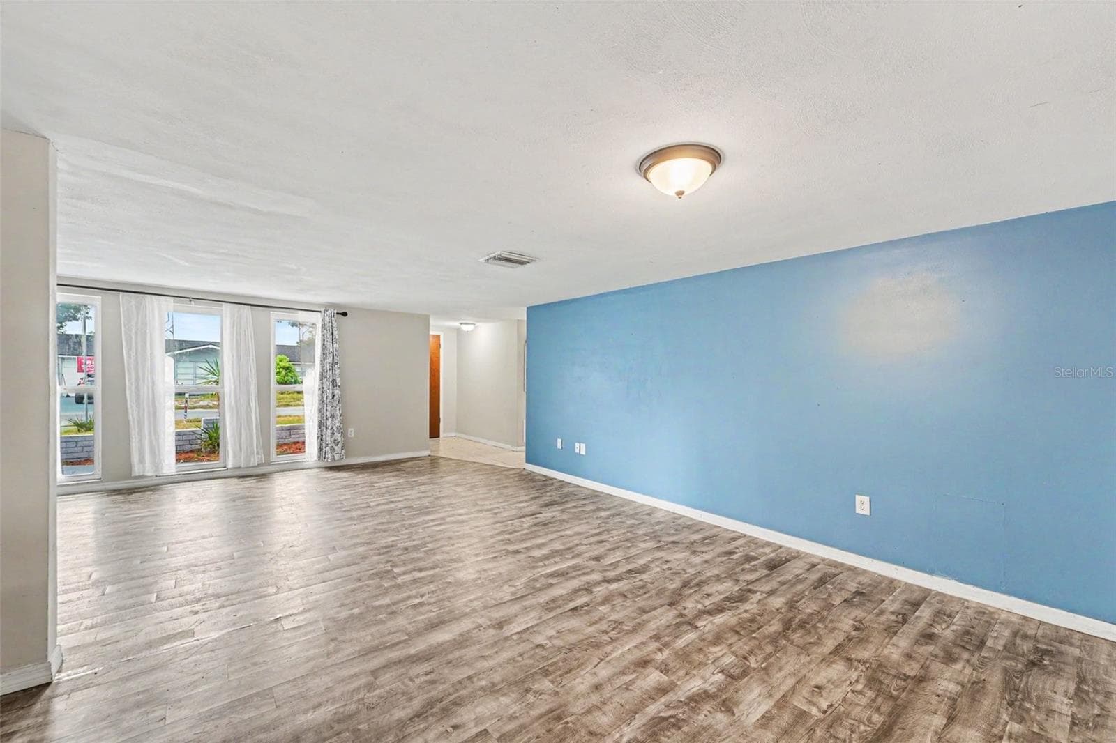 7923 IRONBARK DRIVE — photo 7 of 35