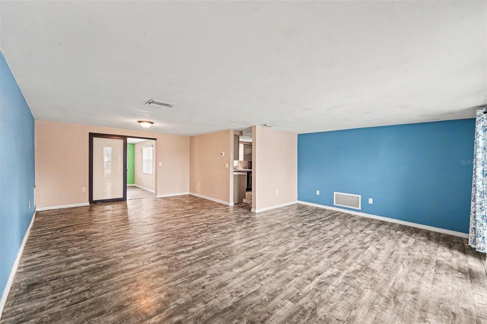 7923 IRONBARK DRIVE — photo 3 of 35