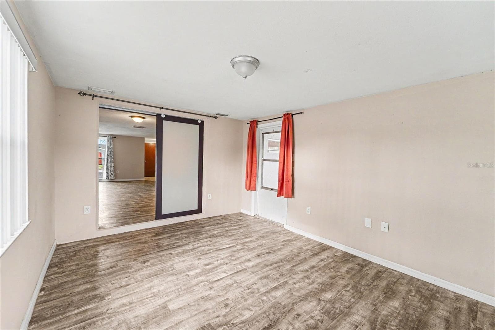 7923 IRONBARK DRIVE — photo 15 of 35