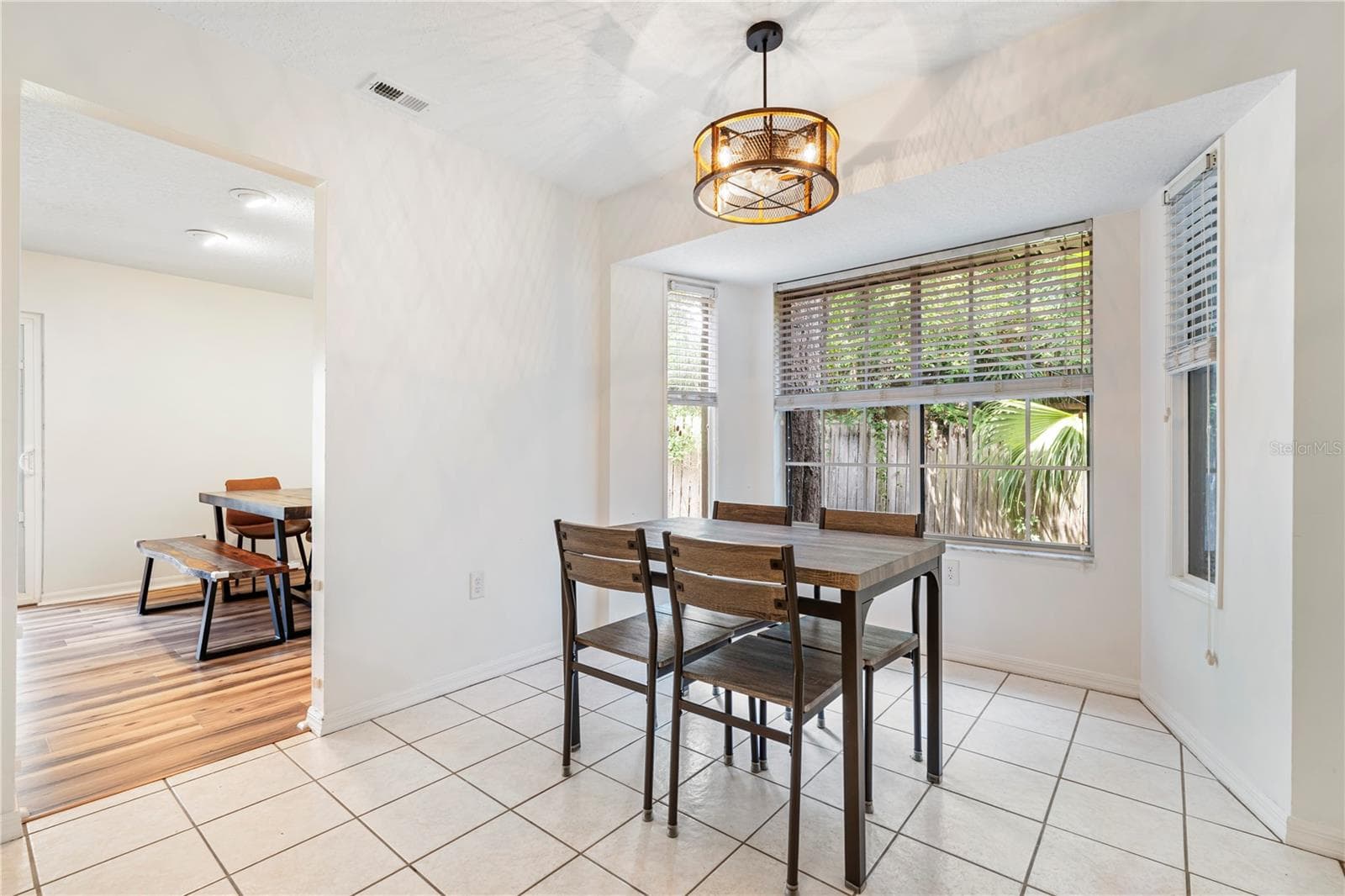 26141 BILTMORE STREET — photo 10 of 32