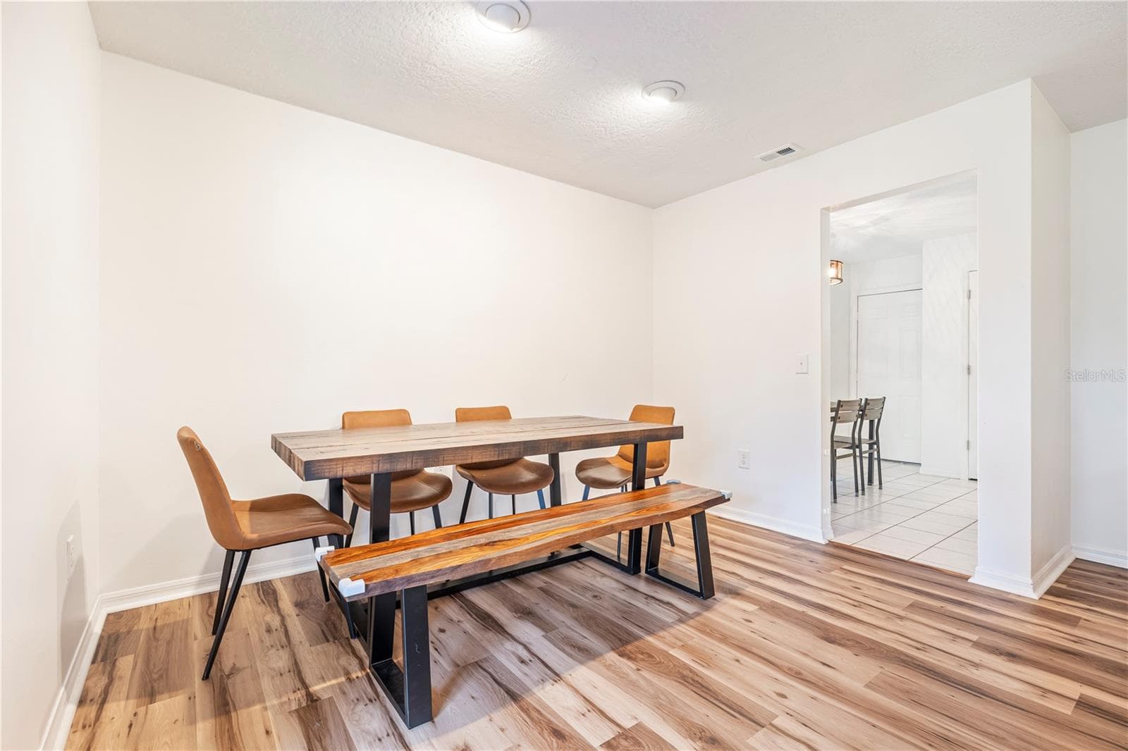26141 BILTMORE STREET — photo 14 of 32