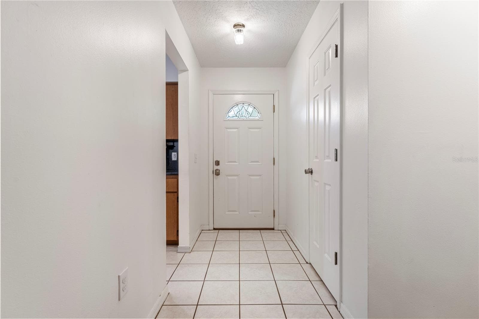 26141 BILTMORE STREET — photo 4 of 32