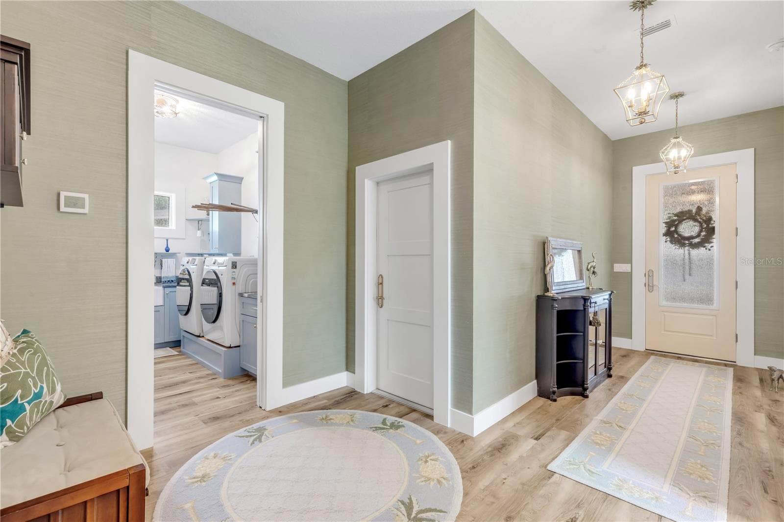 807 10TH AVENUE — photo 4 of 41