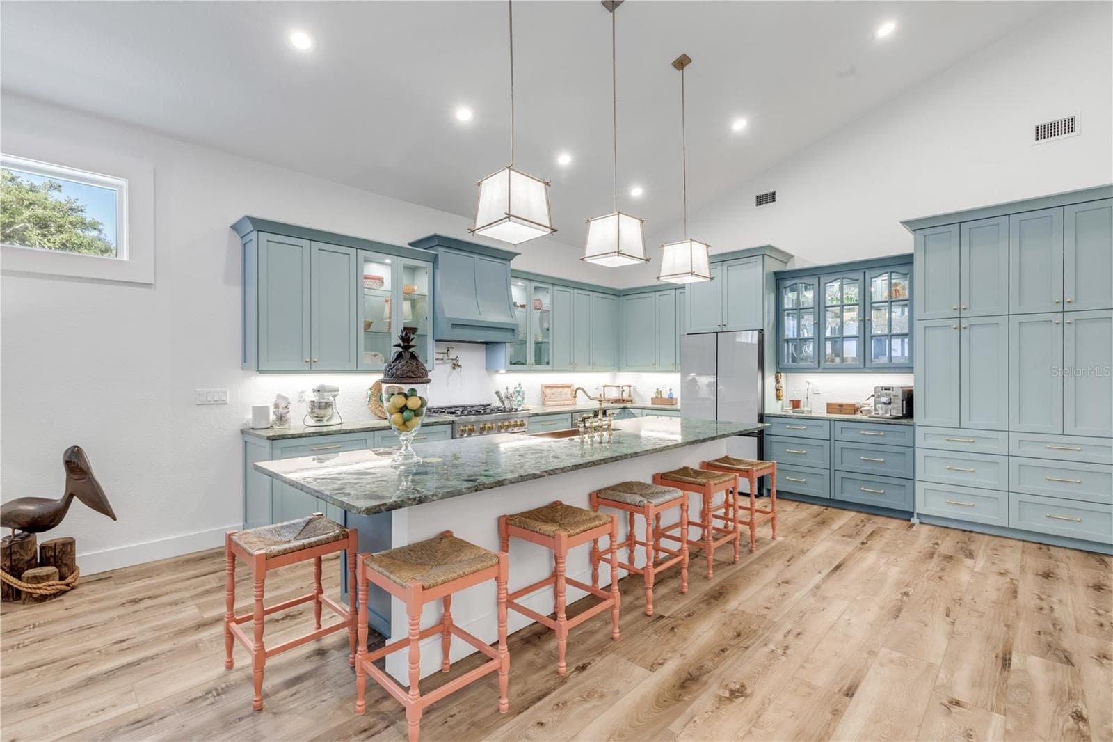 807 10TH AVENUE — photo 9 of 41