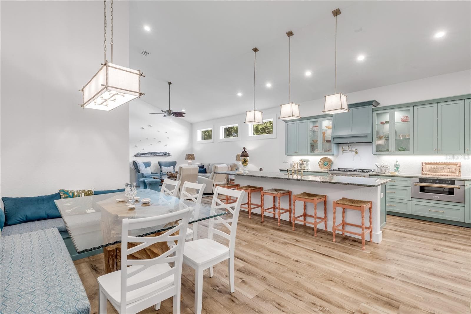 807 10TH AVENUE — photo 8 of 41