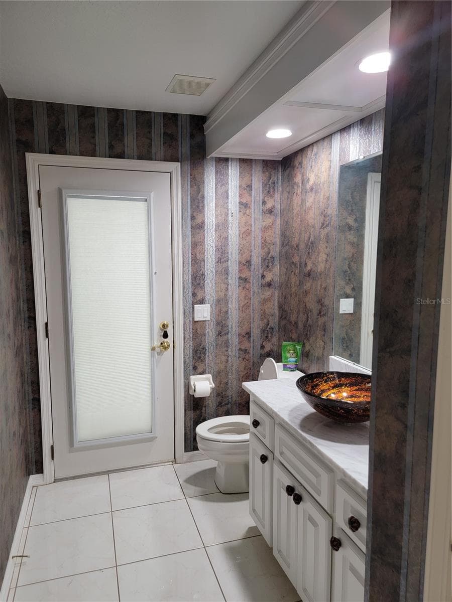 1474 LONGOAK DRIVE — photo 24 of 37