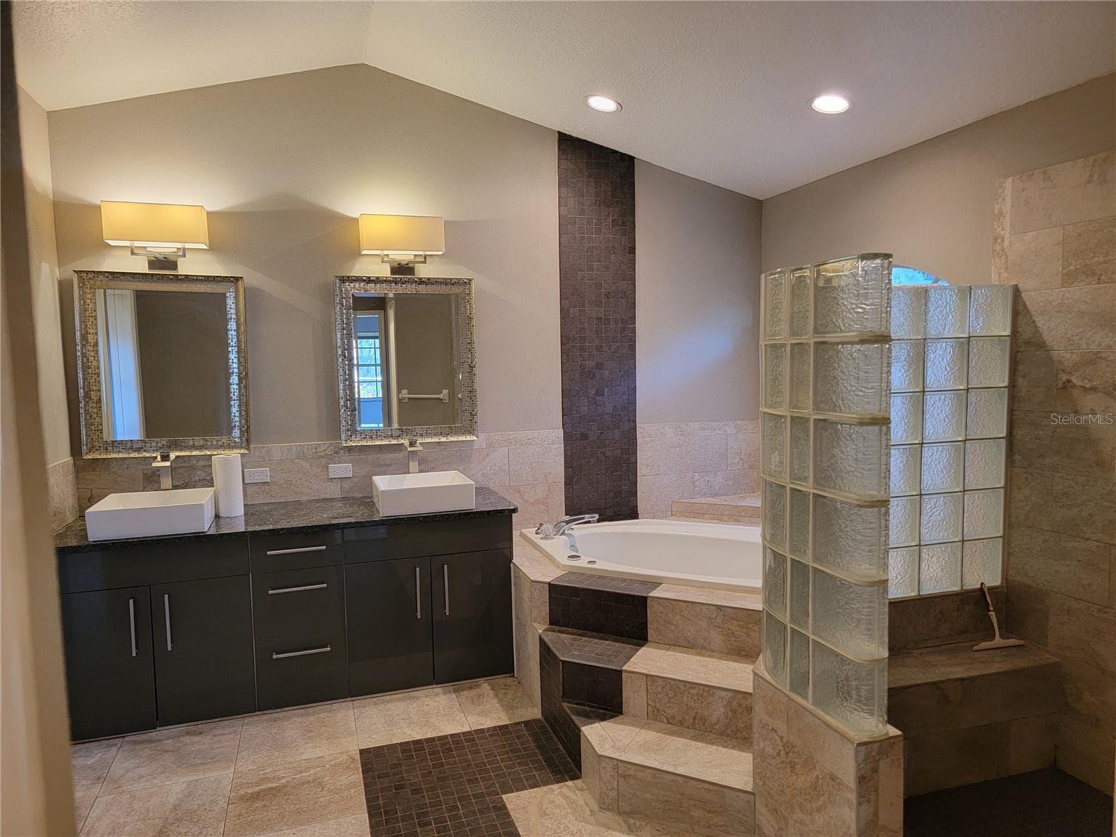 1474 LONGOAK DRIVE — photo 16 of 37