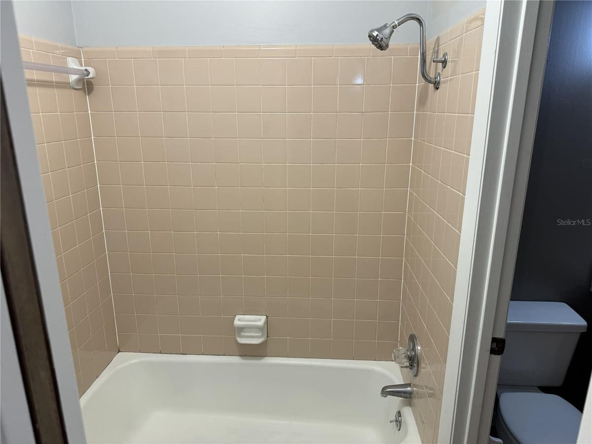 475 NIGHTINGALE STREET — photo 24 of 26