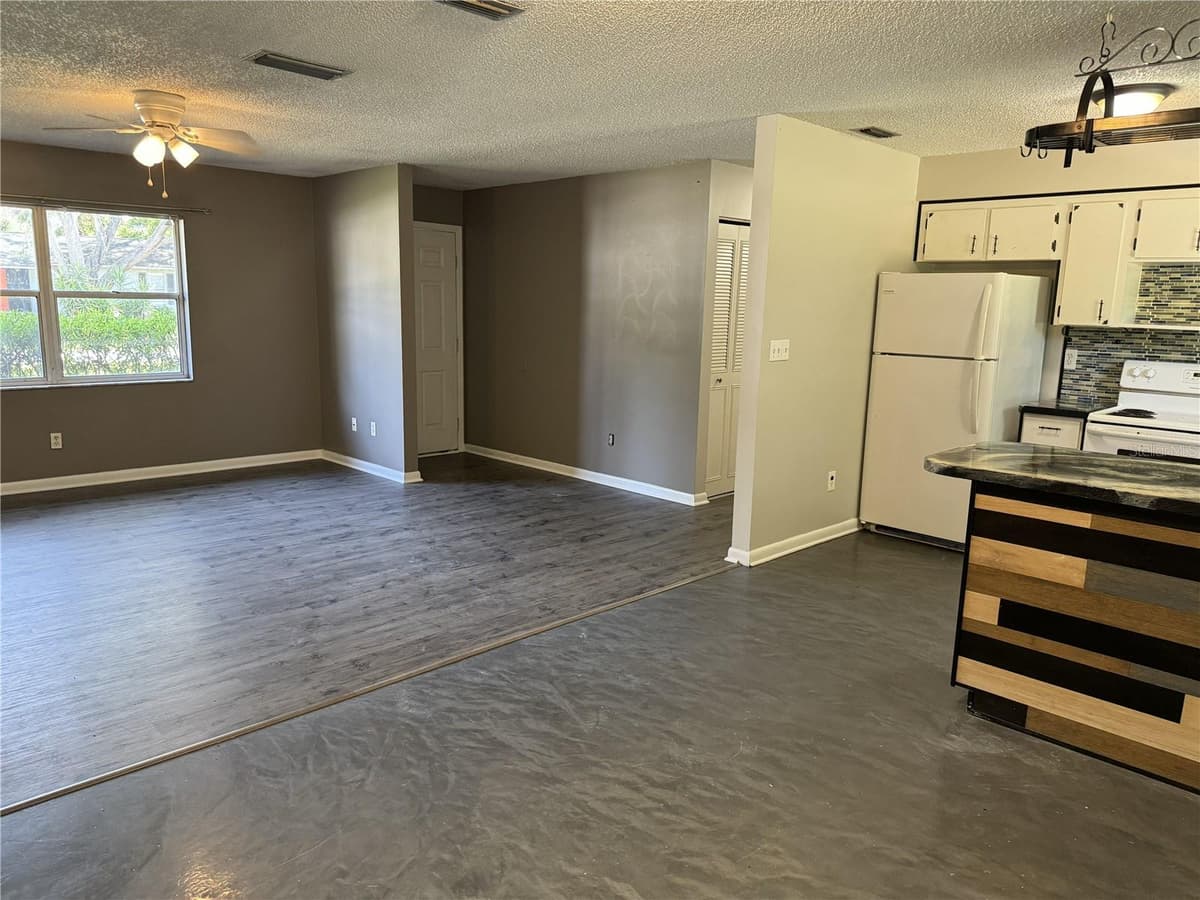 475 NIGHTINGALE STREET — photo 9 of 26