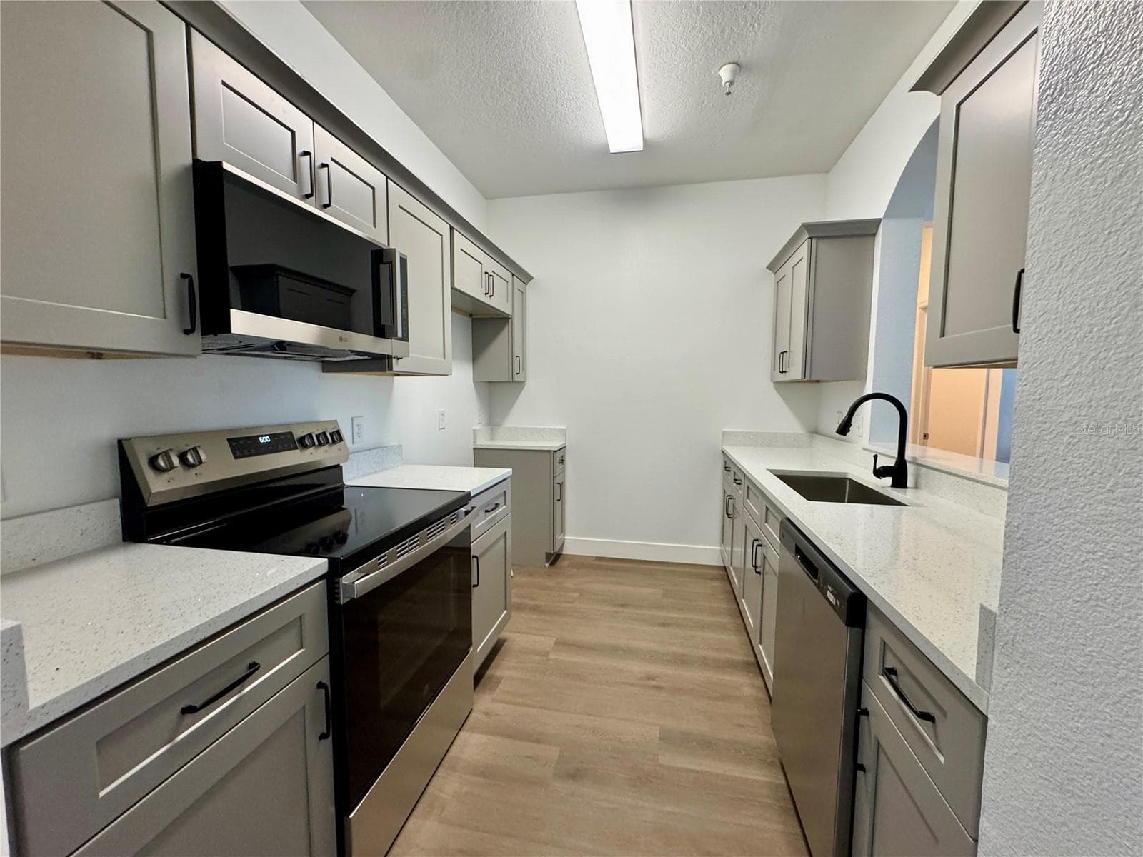 7109 YACHT BASIN AVENUE — photo 7 of 29