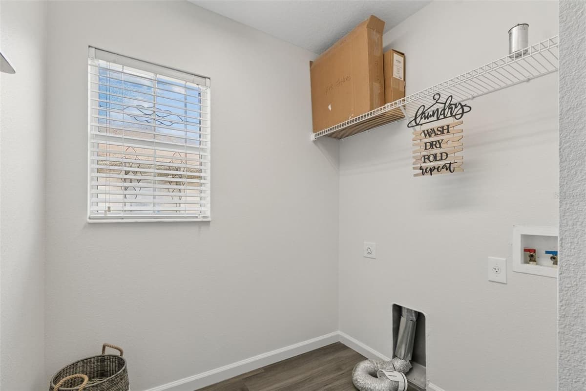 4559 LIMERICK DRIVE — photo 39 of 72