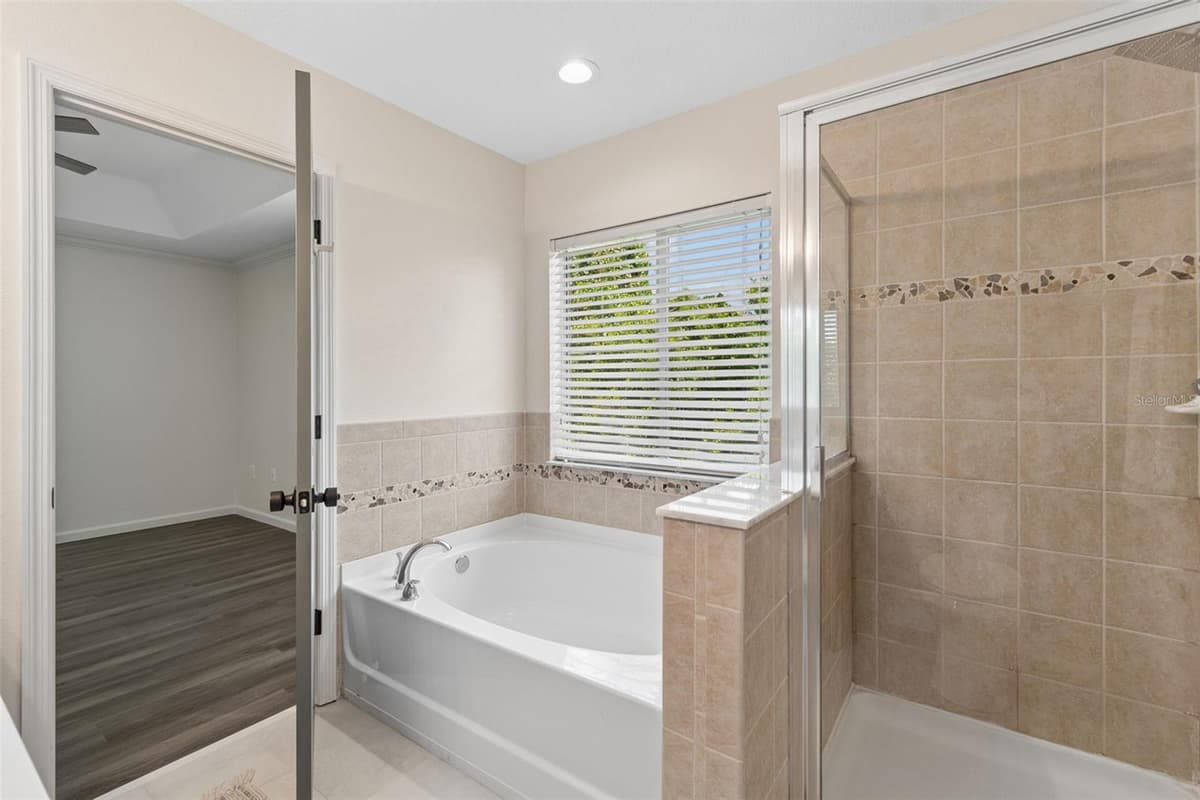 4559 LIMERICK DRIVE — photo 36 of 72