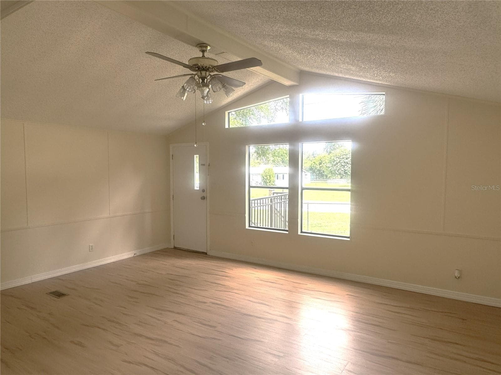 5205 32ND COURT — photo 3 of 23